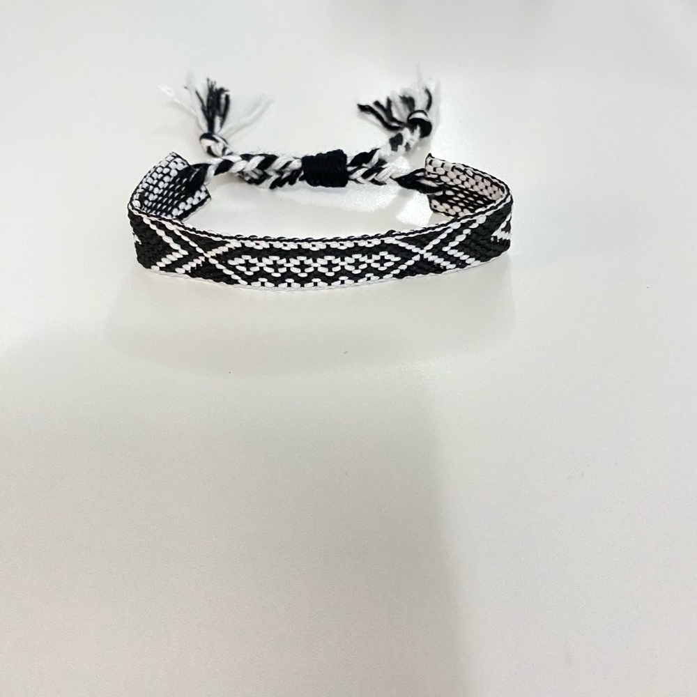Black and white bracelet (Good quality)